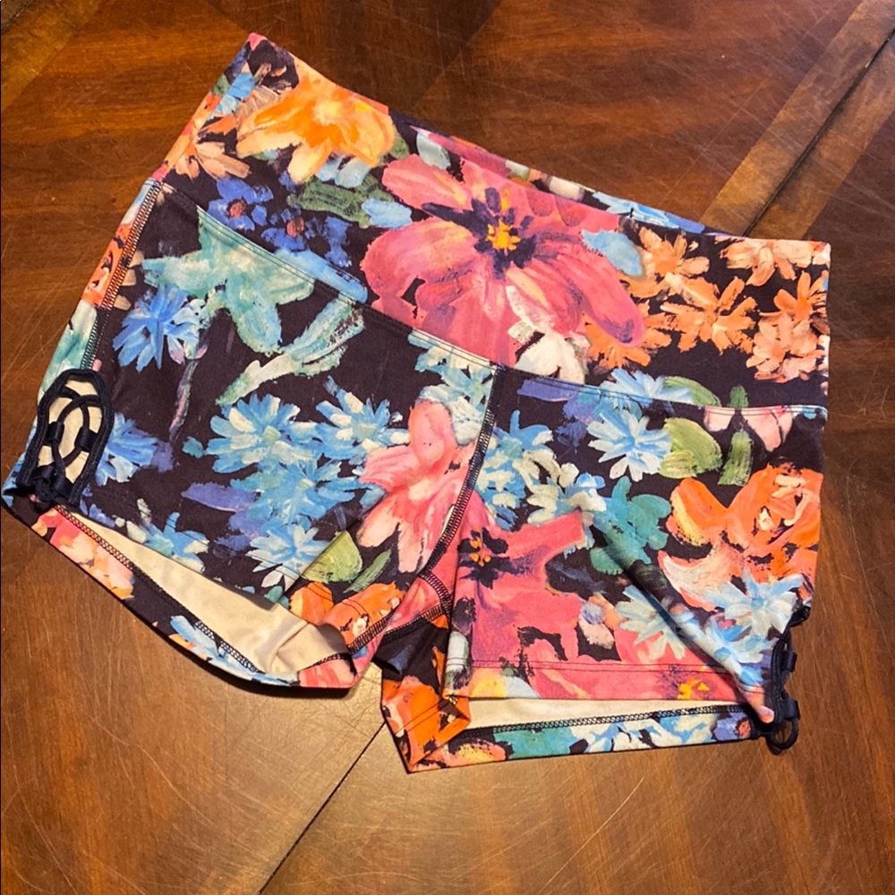 Signature Studio Red and Pink Athletic Shorts Vibrant Design